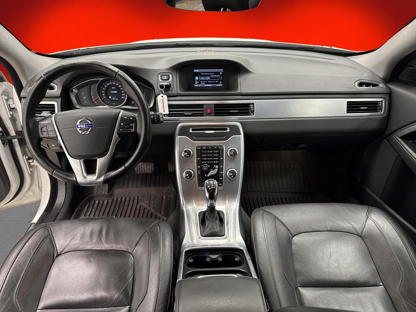 VOLVO V70 2016