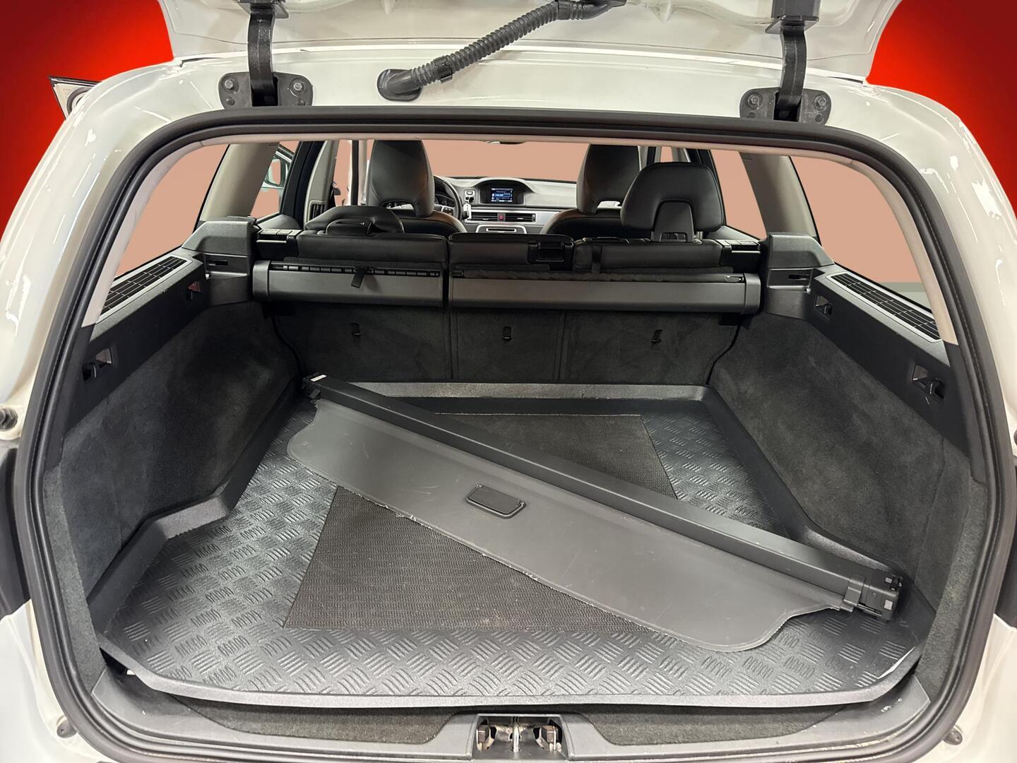 VOLVO V70 2016