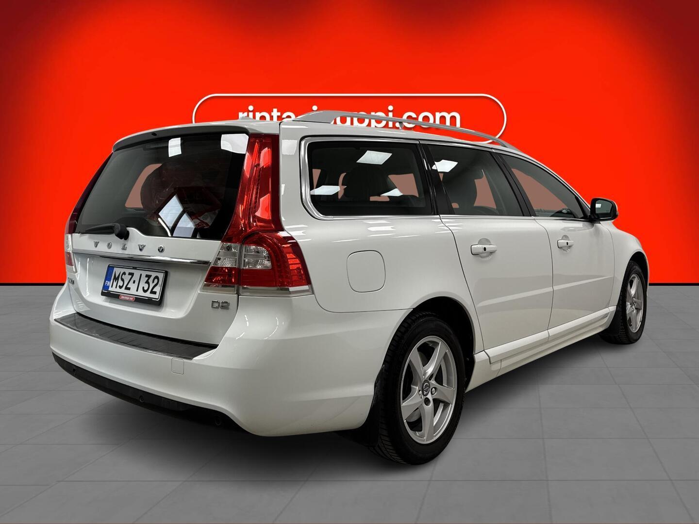 VOLVO V70 2016