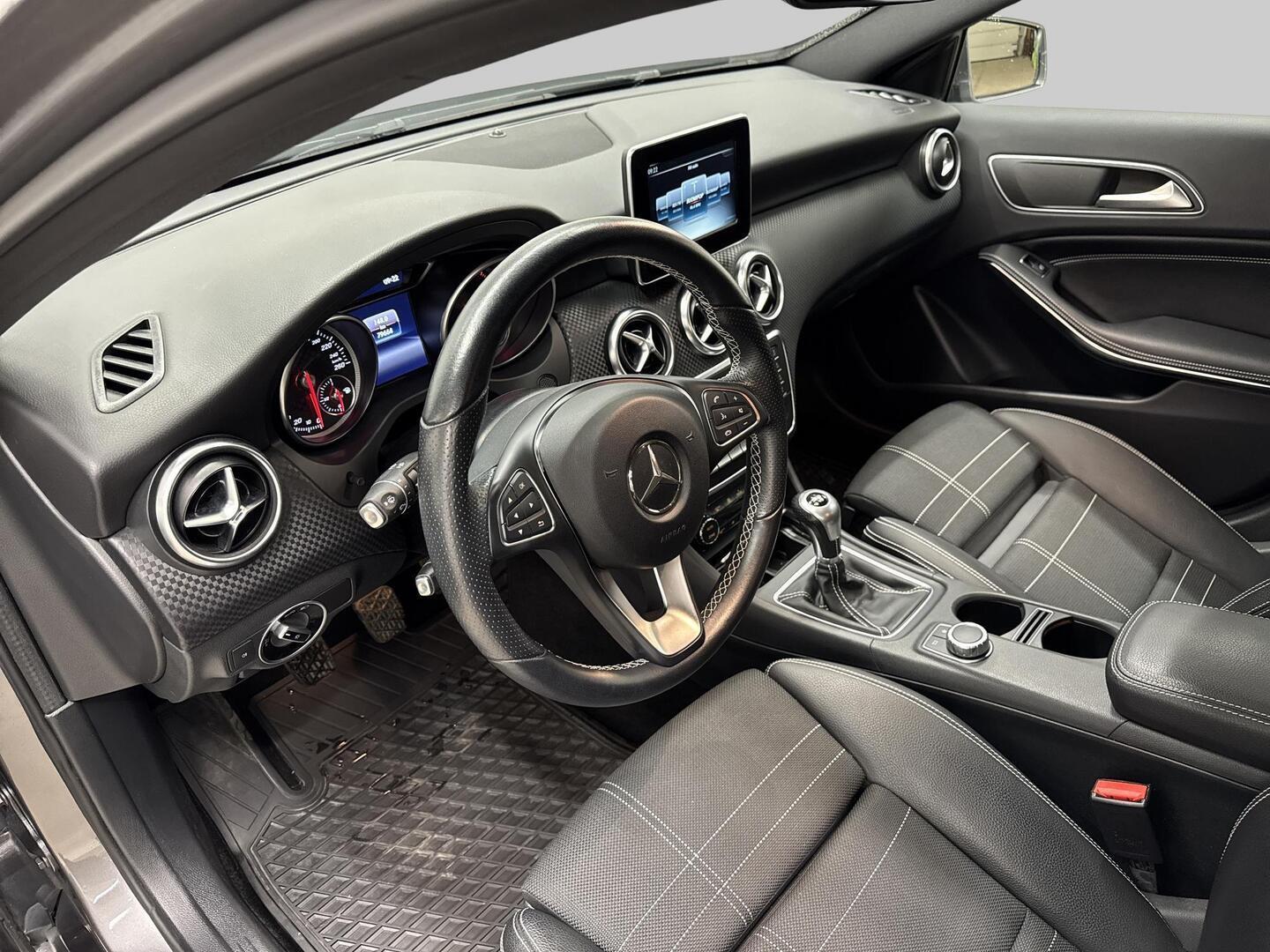 MERCEDES-BENZ A 2016