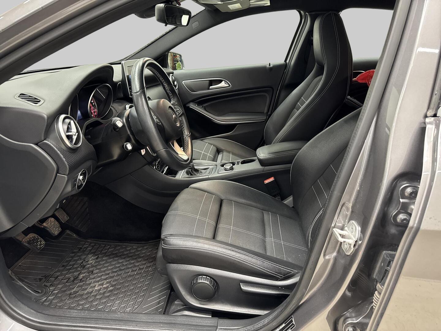 MERCEDES-BENZ A 2016