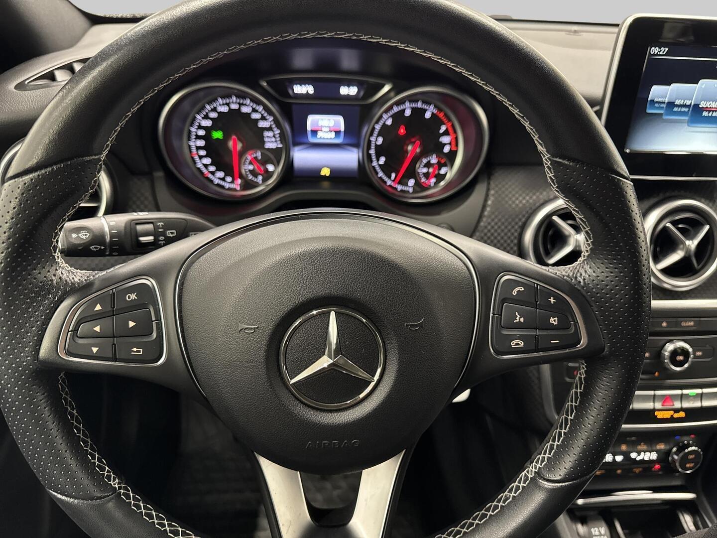 MERCEDES-BENZ A 2016