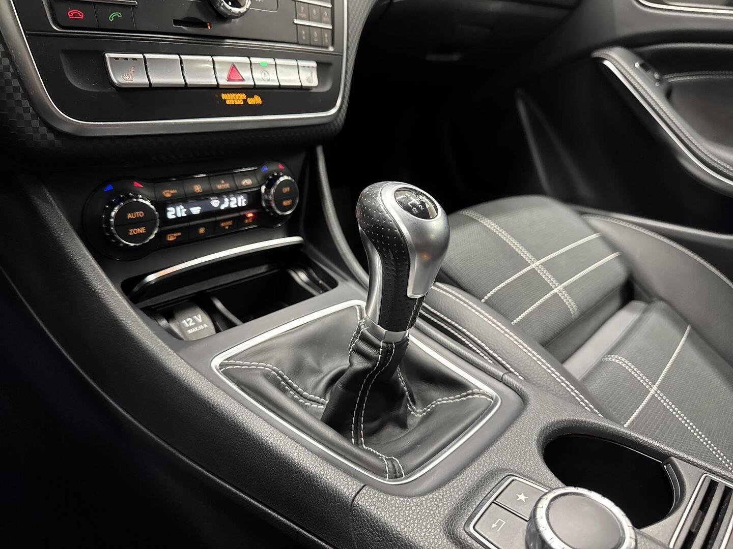 MERCEDES-BENZ A 2016