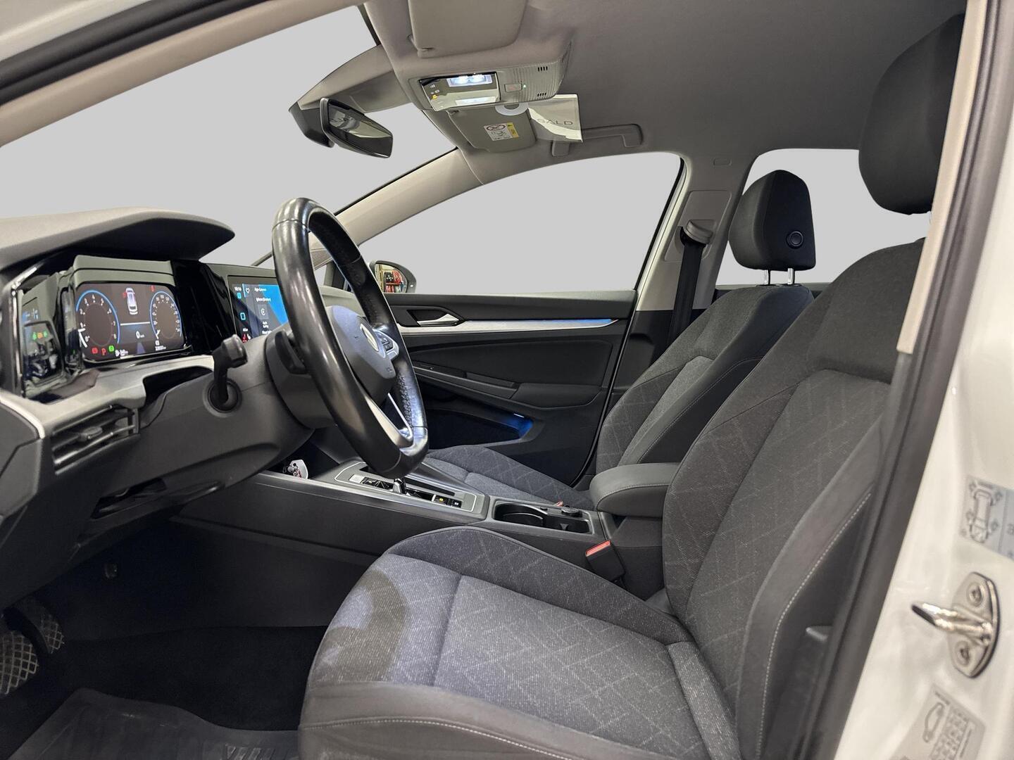 VOLKSWAGEN Golf 2021