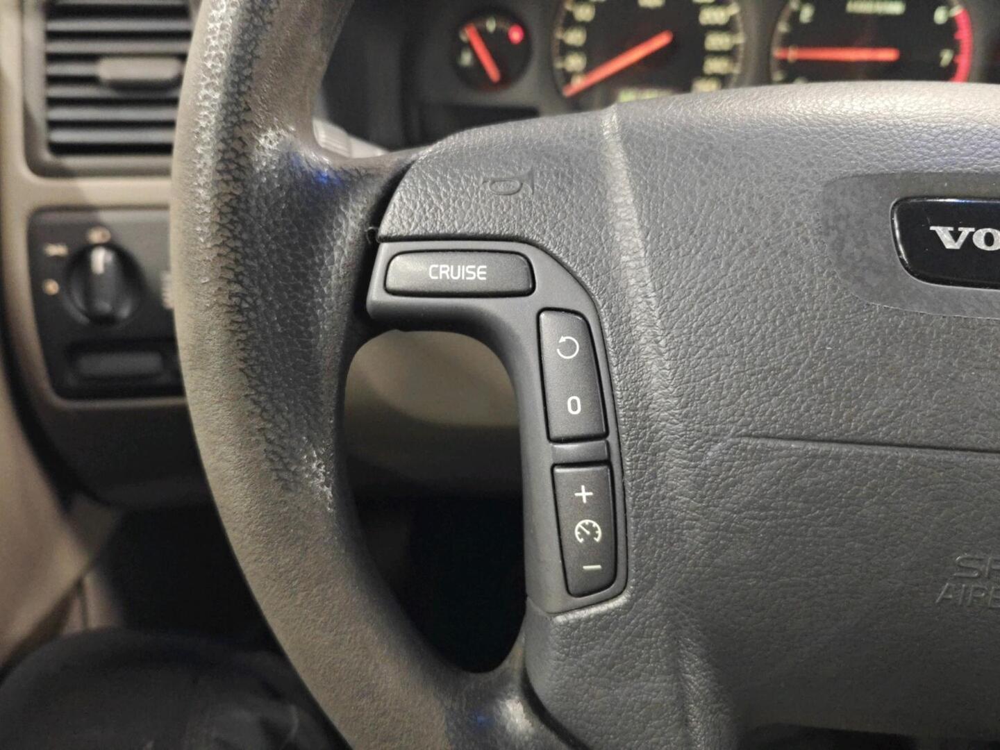 VOLVO V70 2001