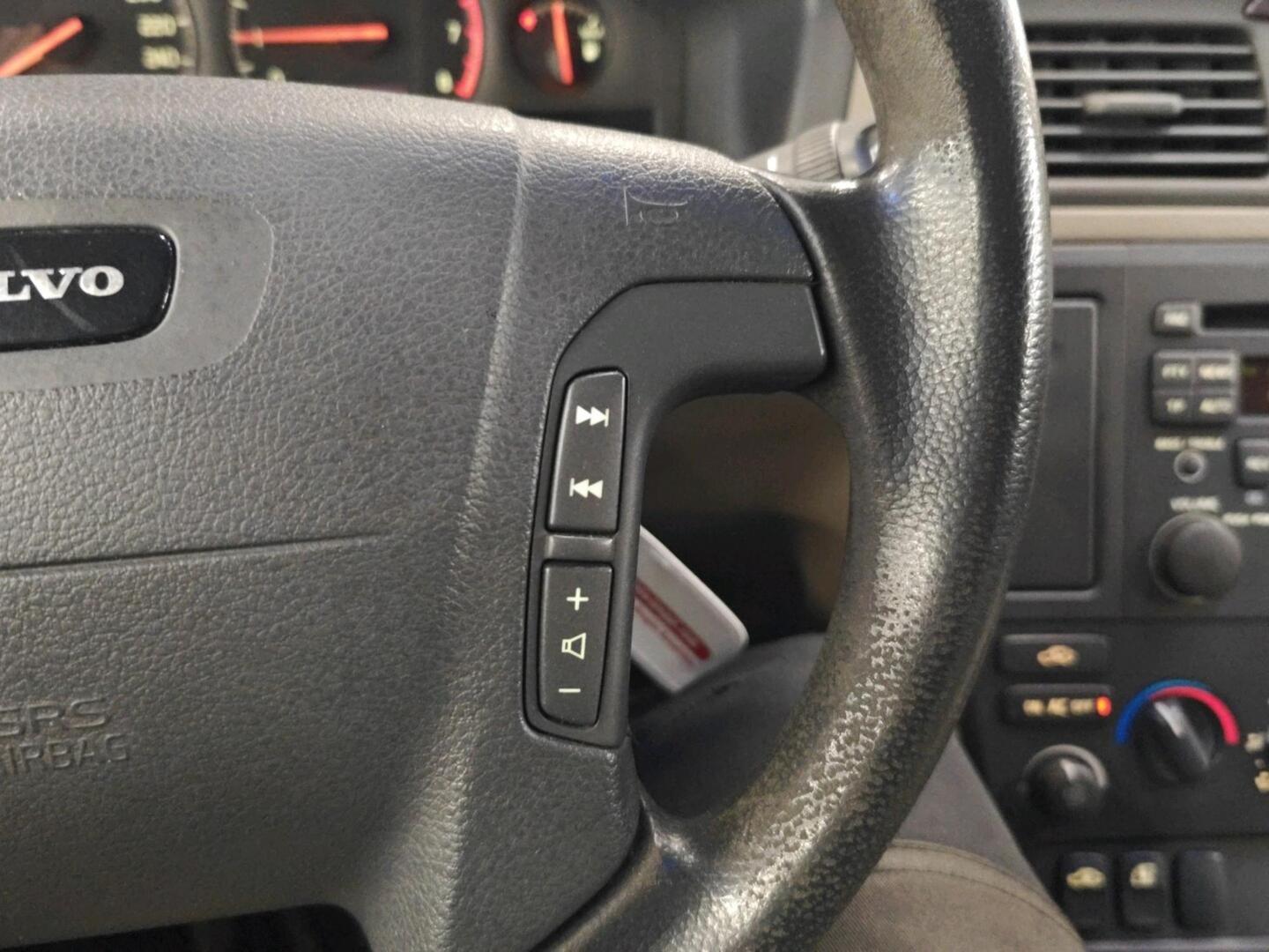 VOLVO V70 2001