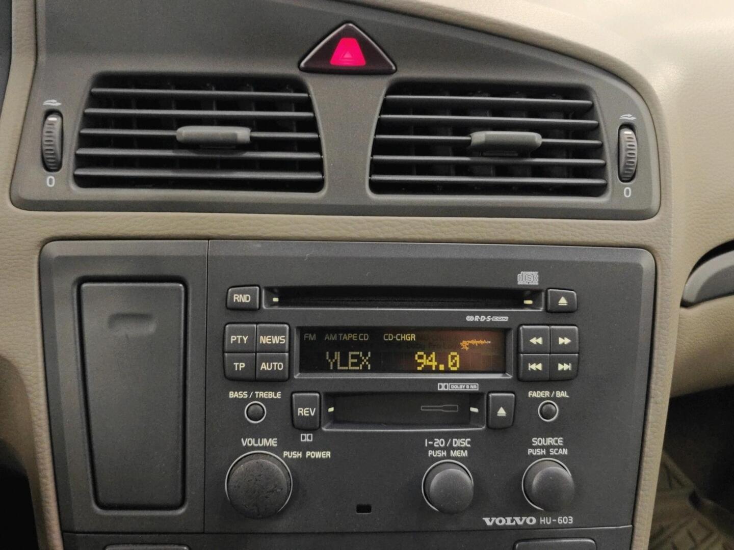 VOLVO V70 2001