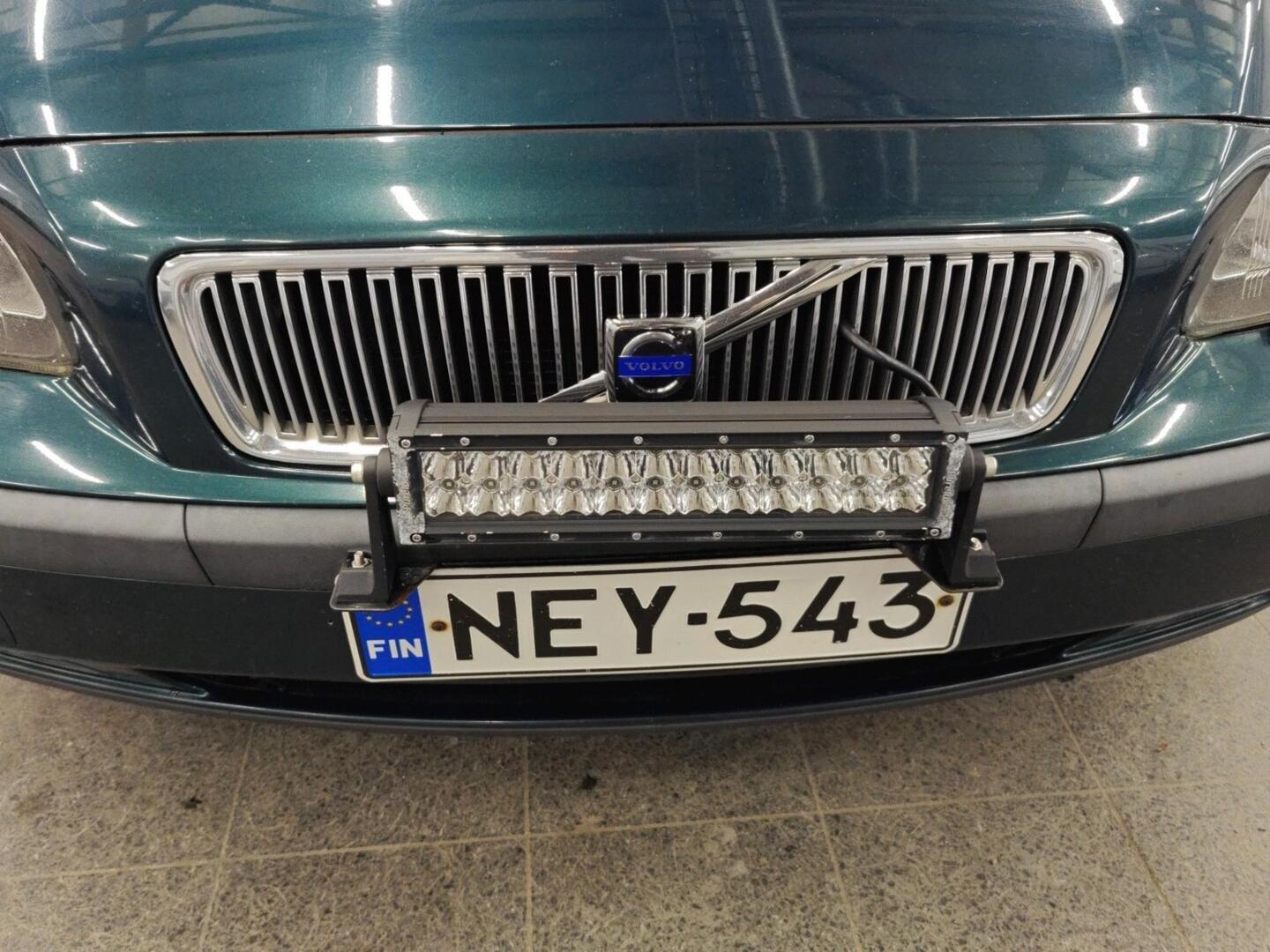 VOLVO V70 2001