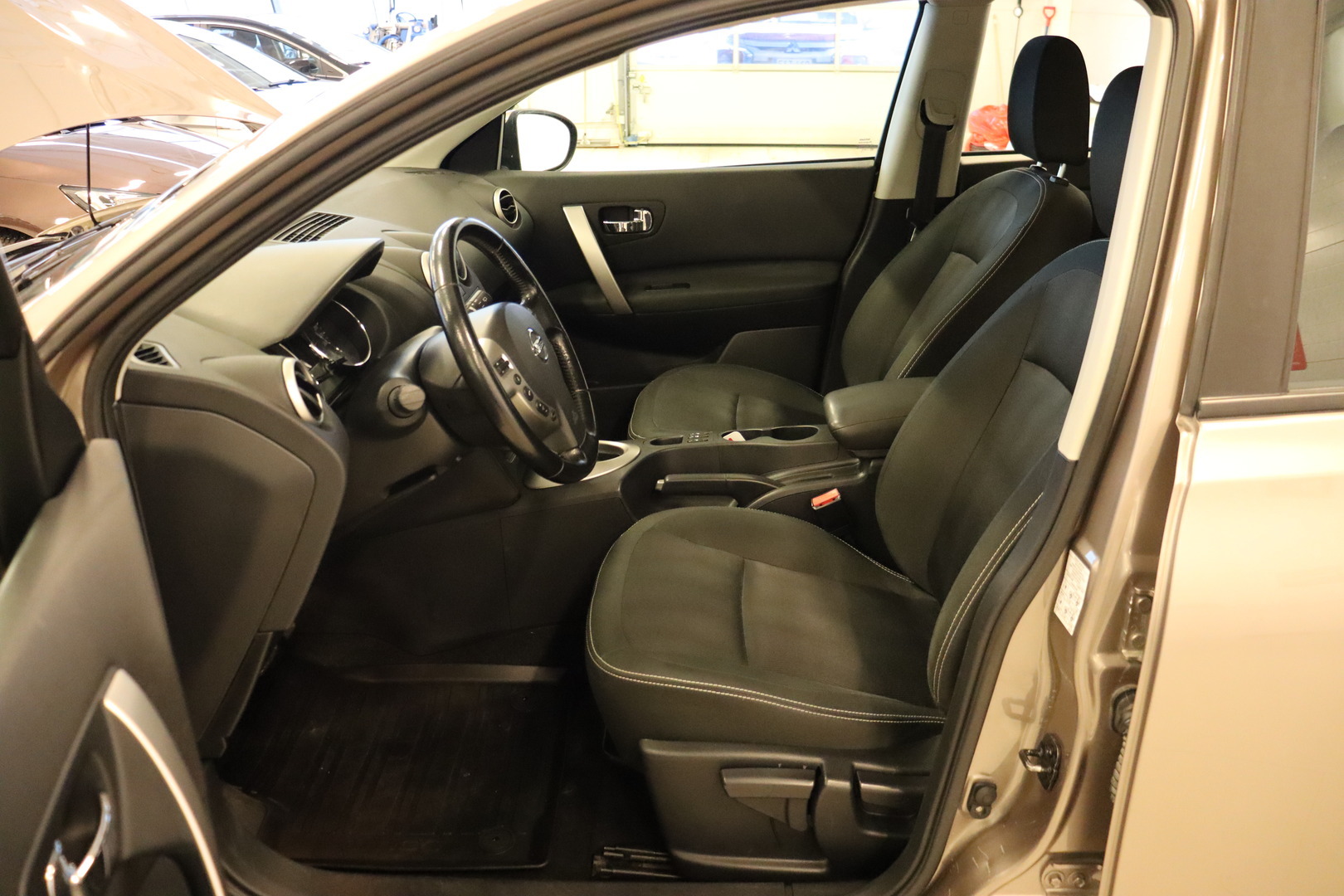 NISSAN Qashqai 2013