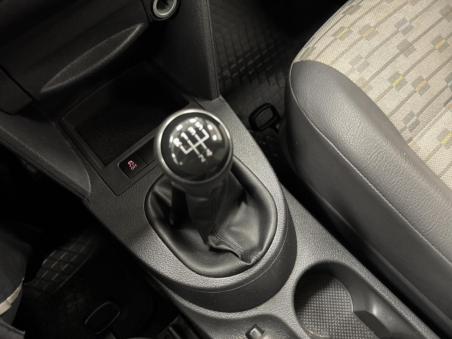VOLKSWAGEN CADDY 2013