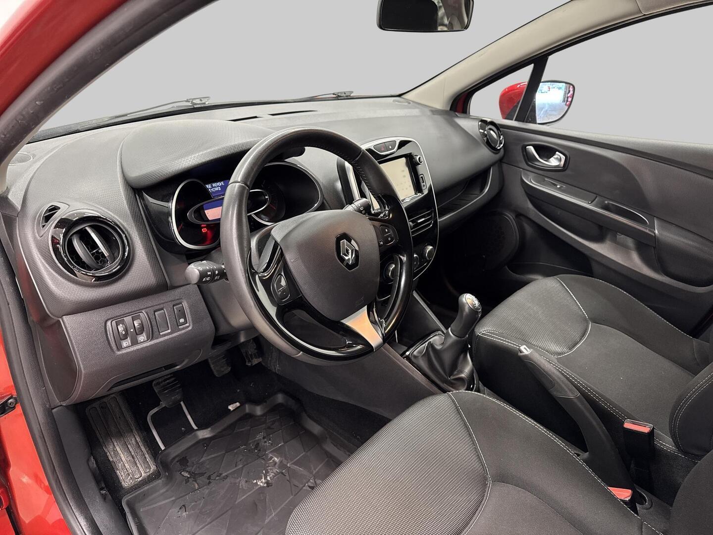 RENAULT Clio 2016