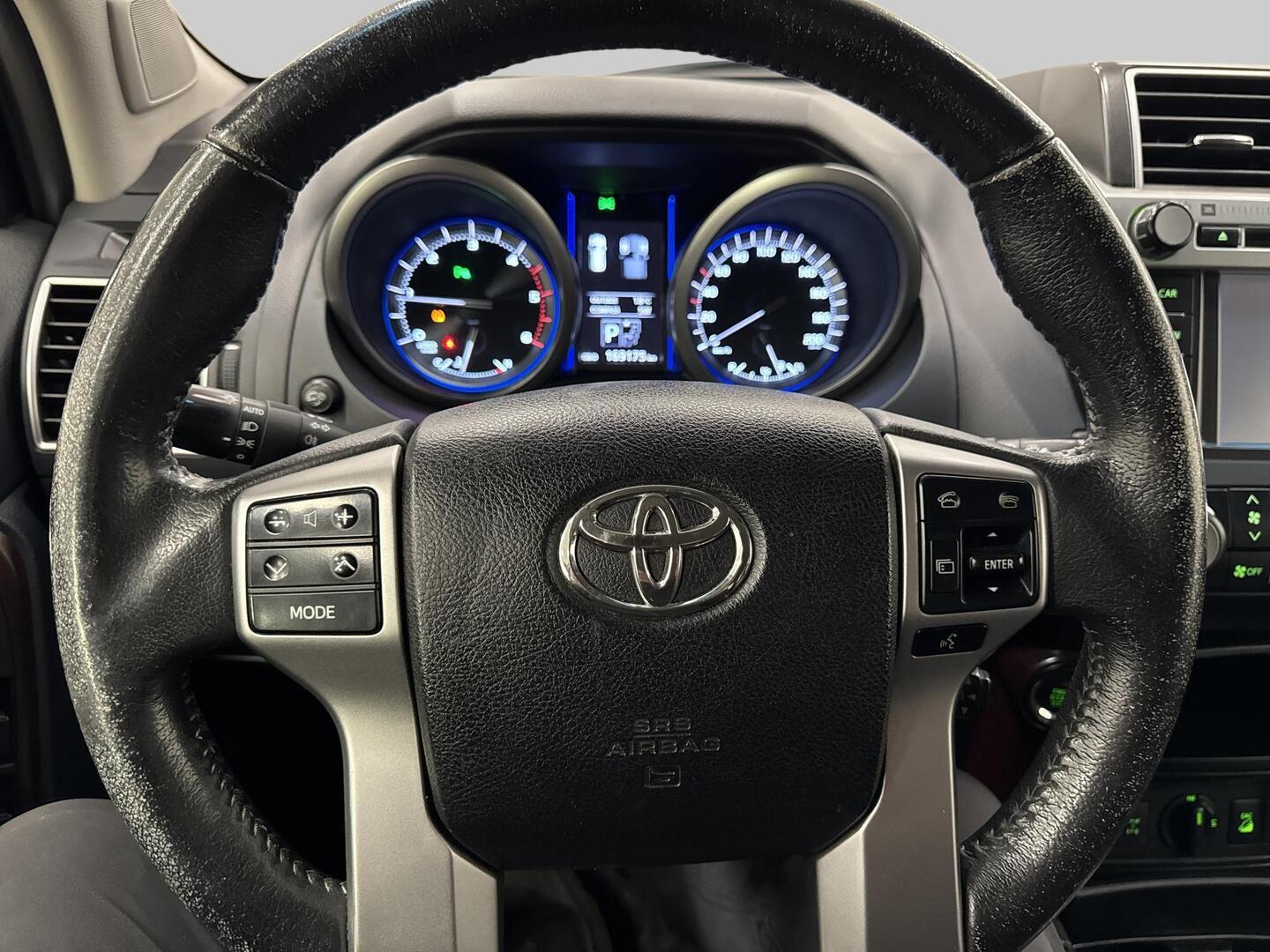 TOYOTA Land Cruiser 2016