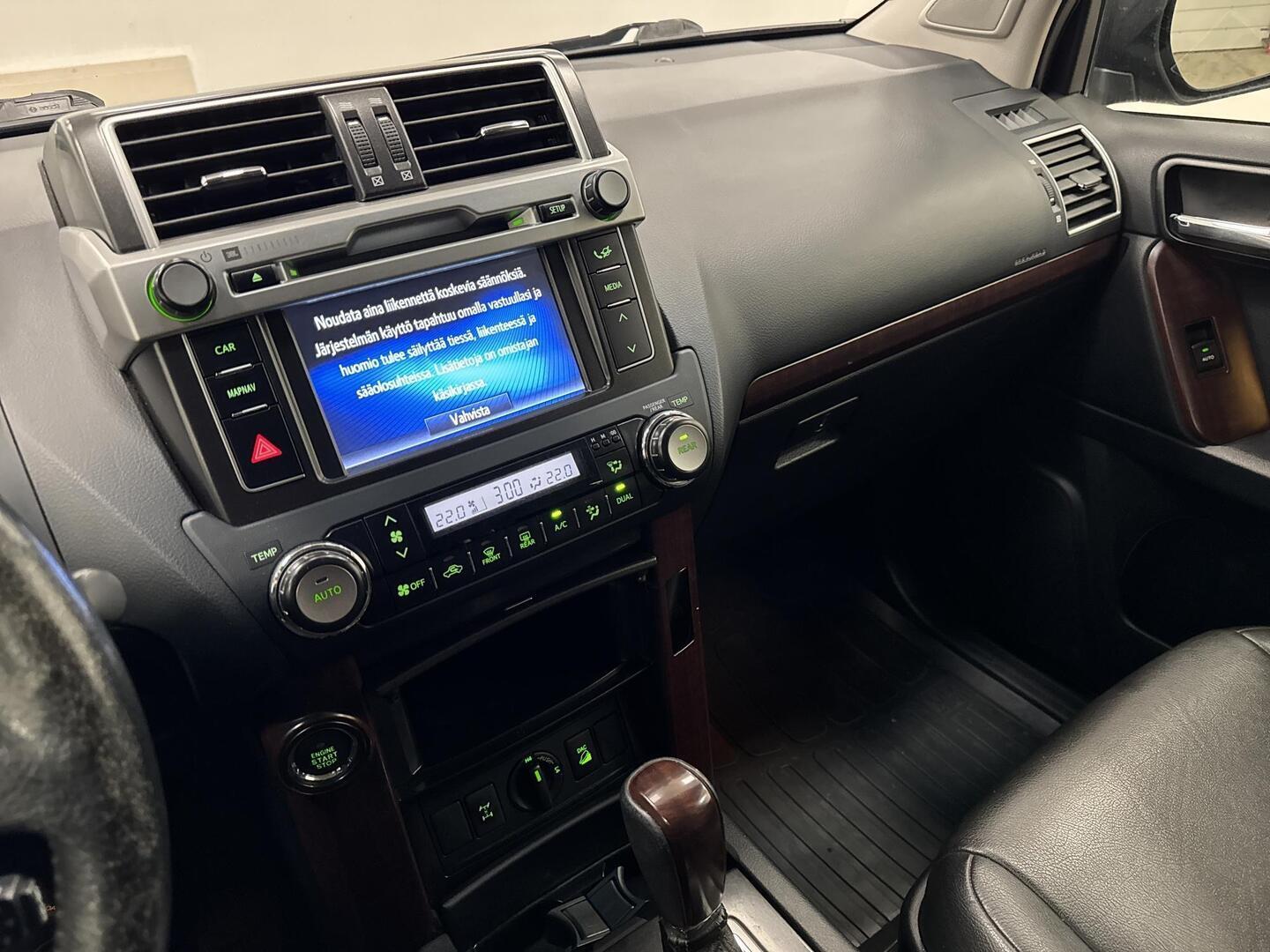 TOYOTA Land Cruiser 2016