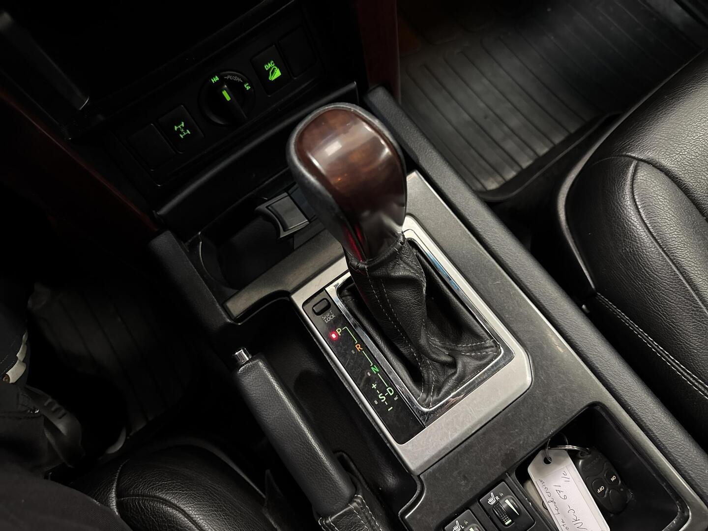 TOYOTA Land Cruiser 2016