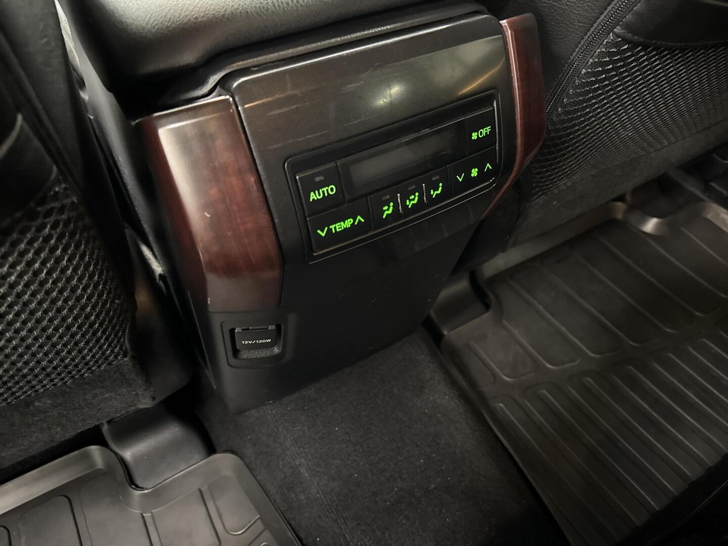 TOYOTA Land Cruiser 2016