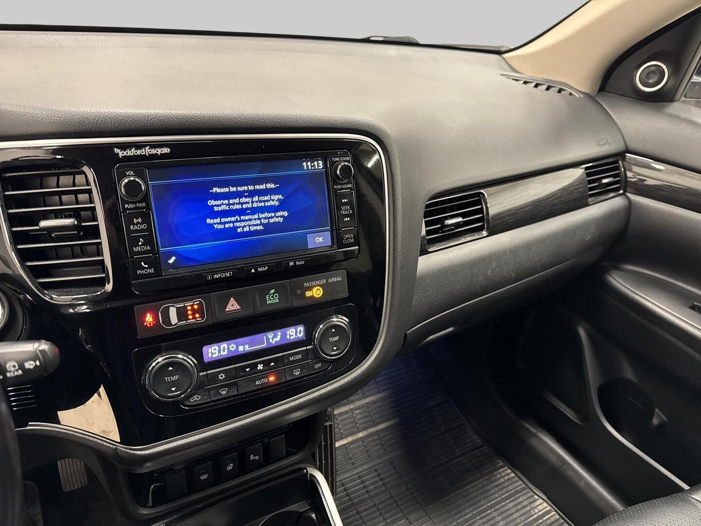 MITSUBISHI Outlander 2017