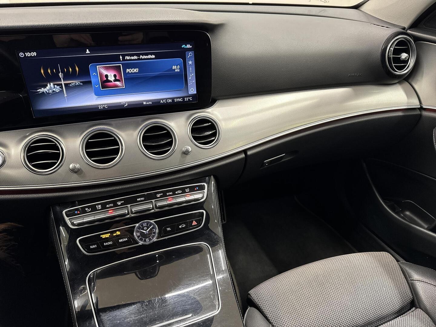 MERCEDES-BENZ E 2018