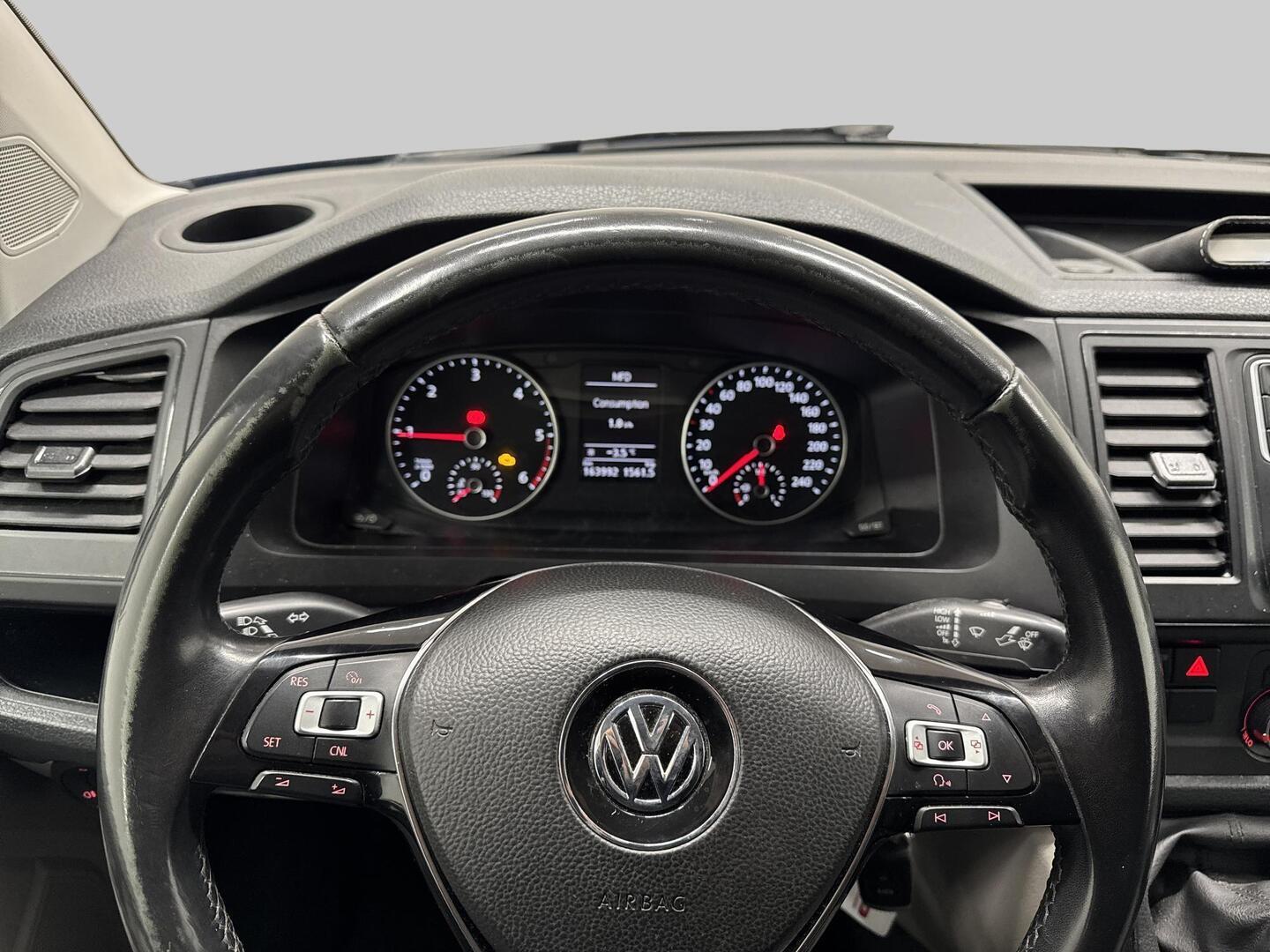 VOLKSWAGEN Transporter 2018