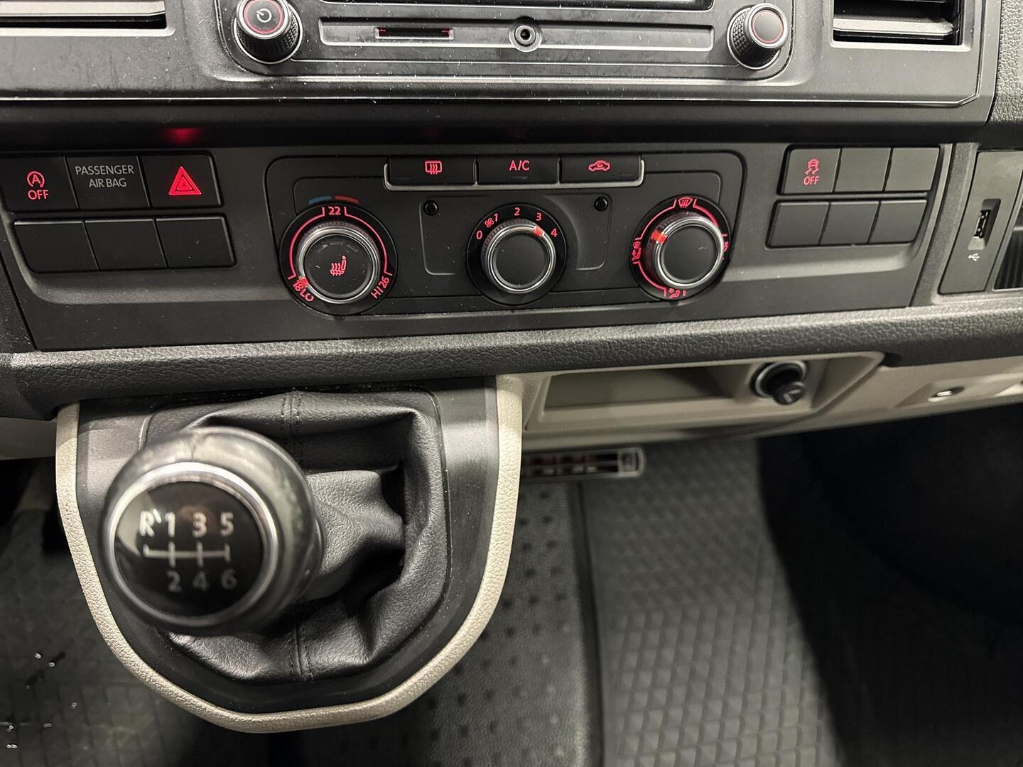 VOLKSWAGEN Transporter 2018