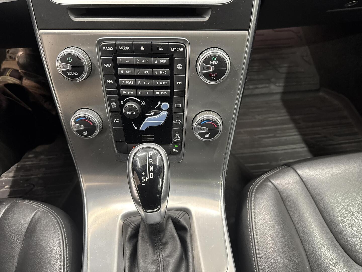 VOLVO V60 Cross Country 2016