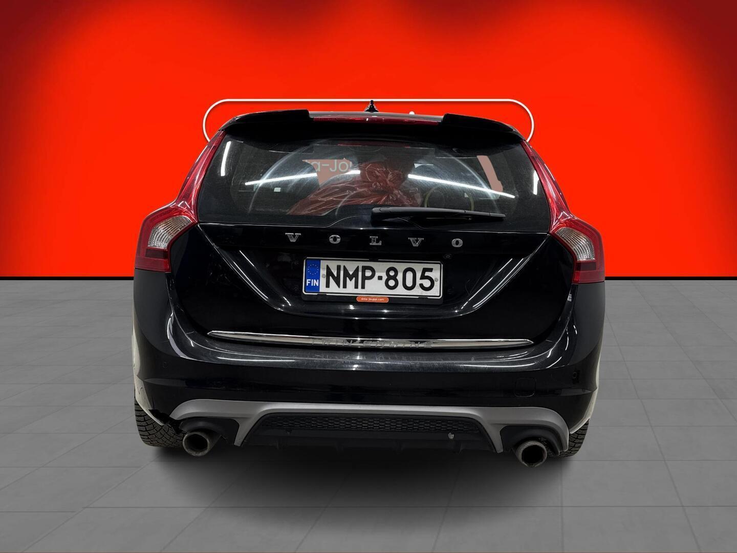 VOLVO V60 2016