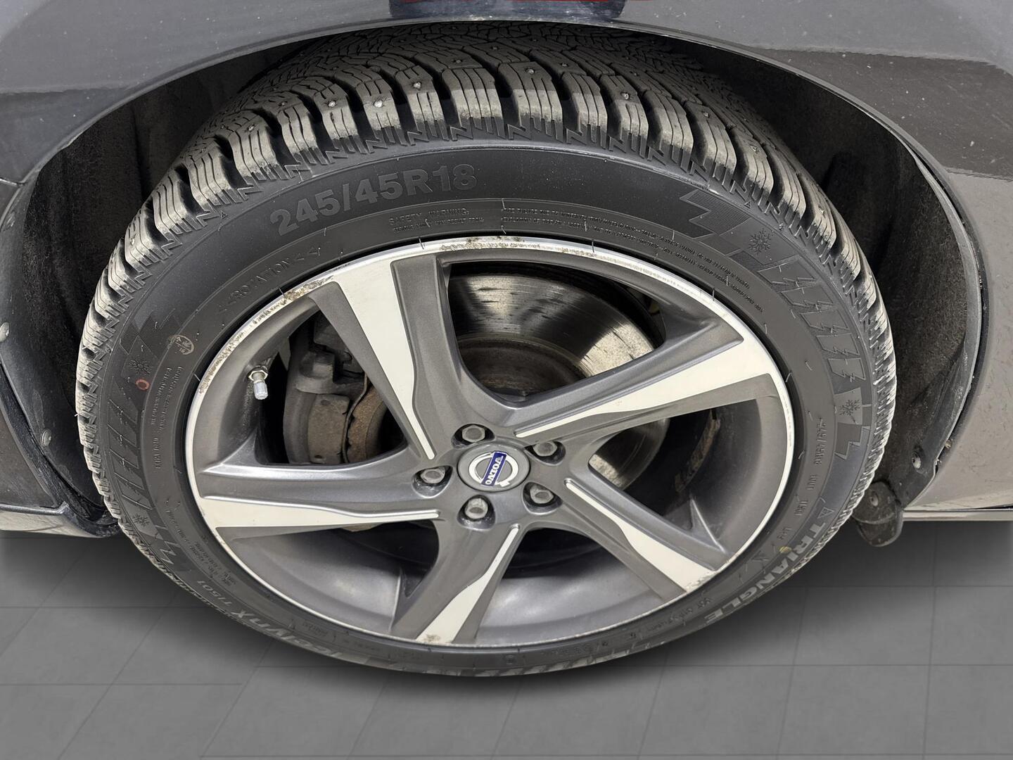 VOLVO V60 2016