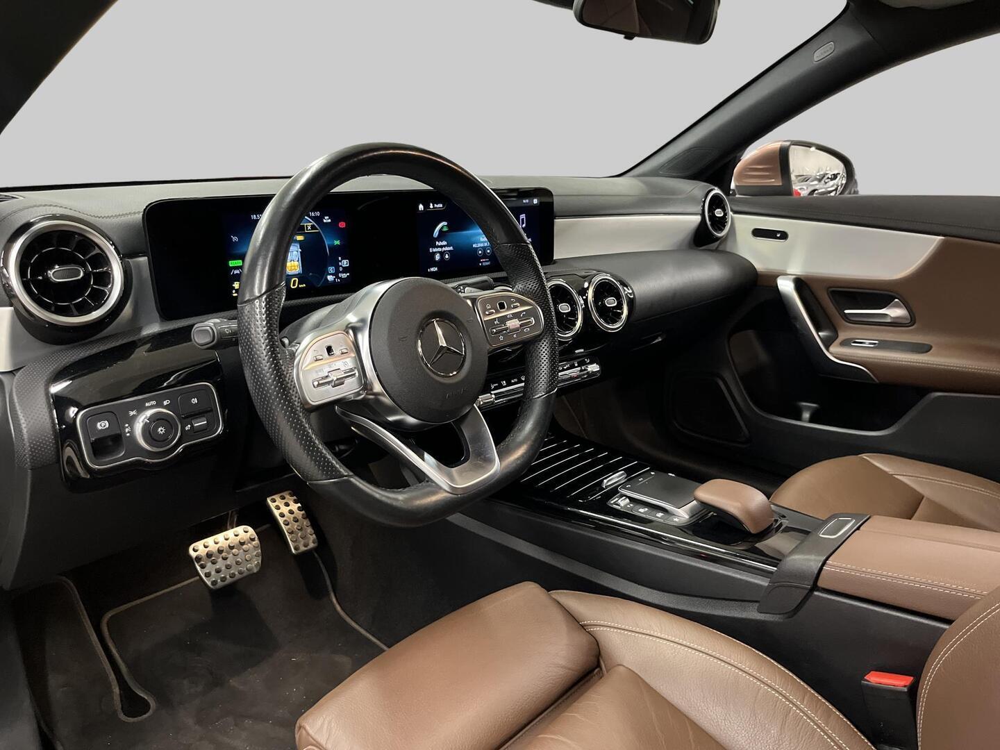 MERCEDES-BENZ CLA 2023