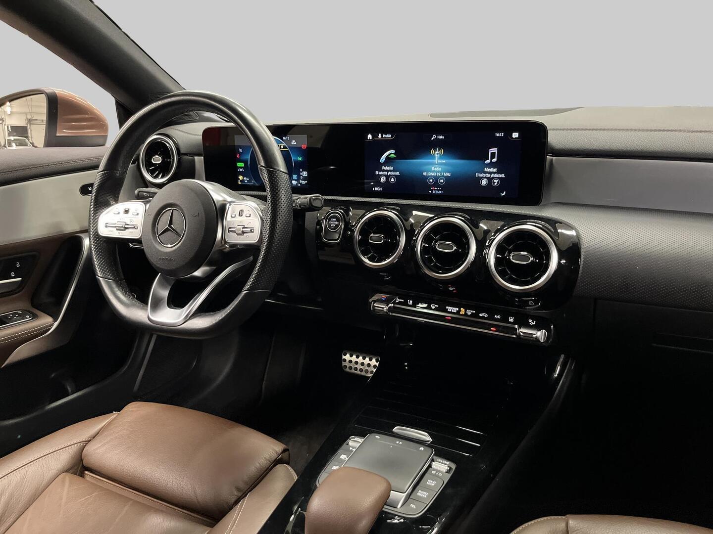 MERCEDES-BENZ CLA 2023