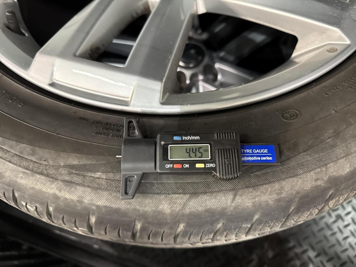 VOLKSWAGEN Amarok 2020