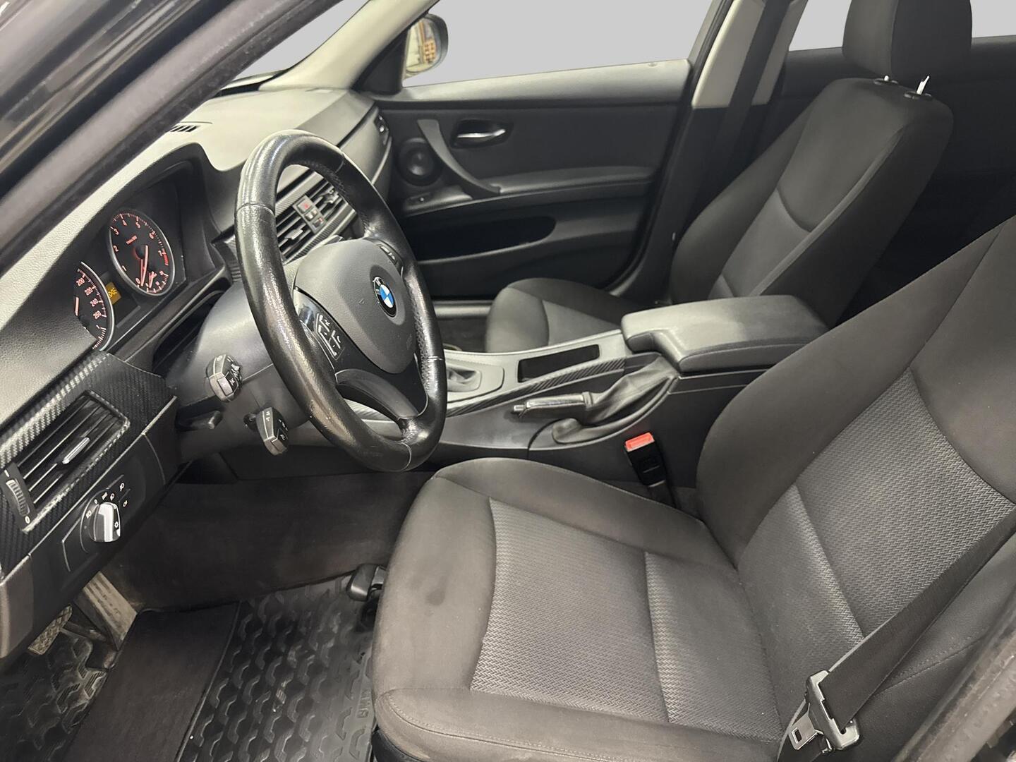 BMW 320 2010