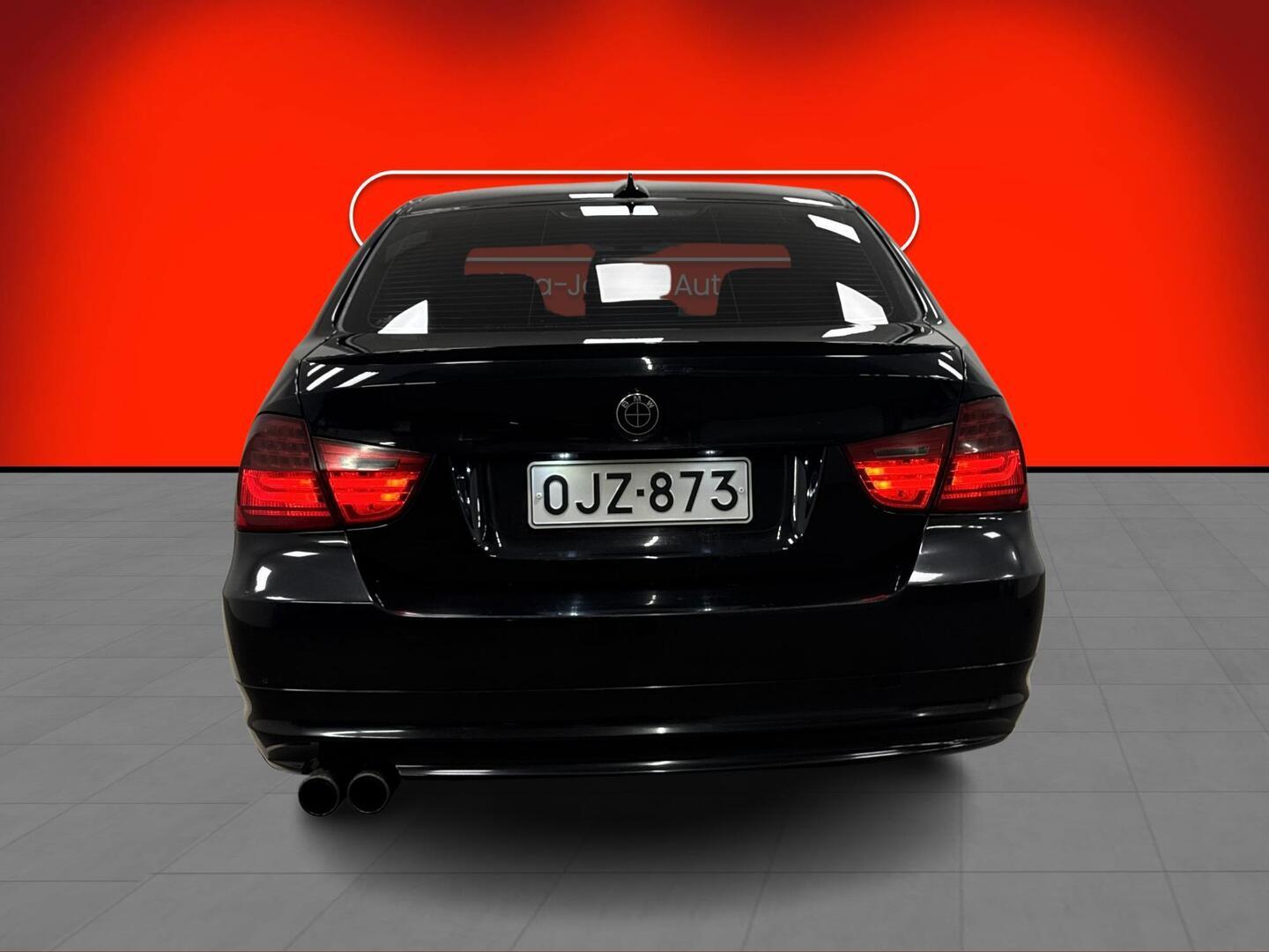 BMW 320 2010