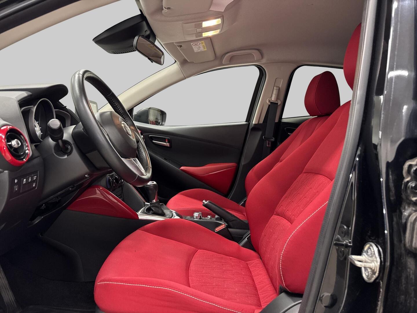 MAZDA 2 2016