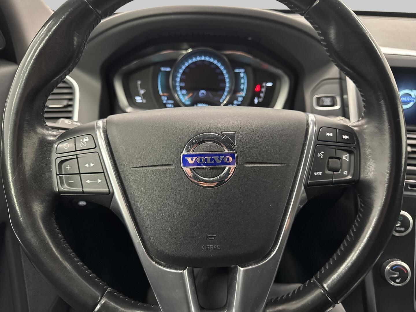 VOLVO XC60 2015