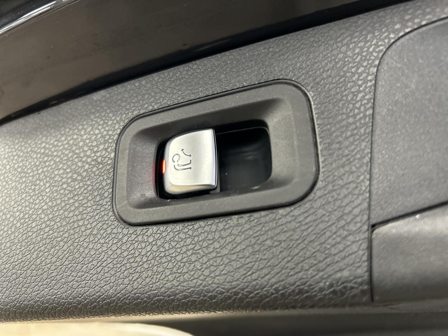 MERCEDES-BENZ E 2017