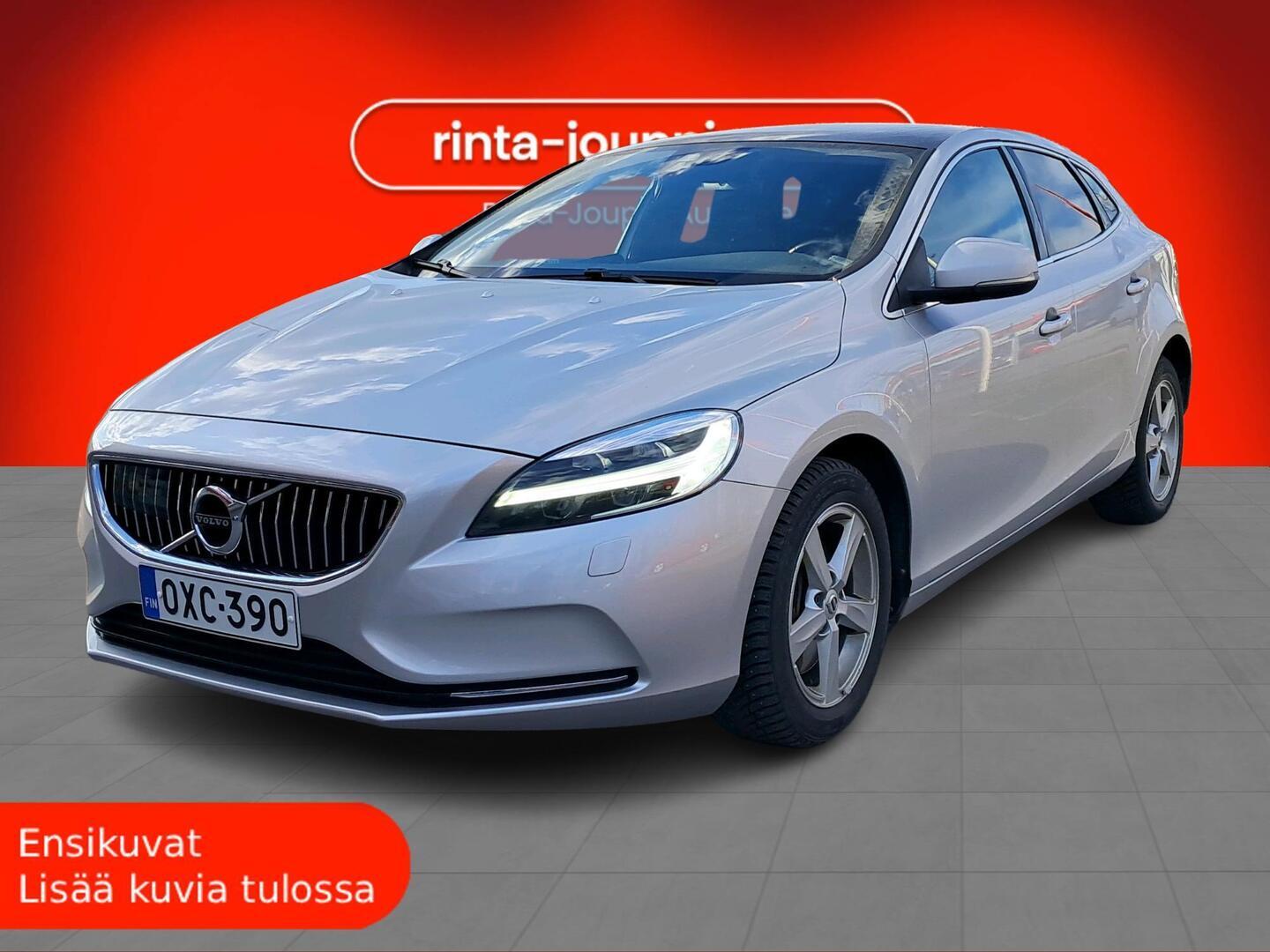 VOLVO V40 2017