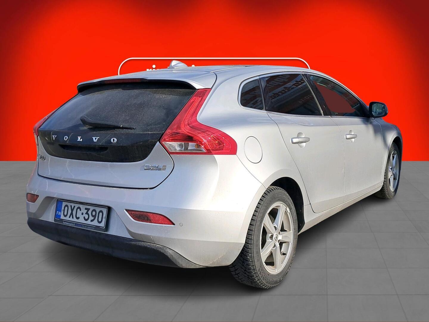 VOLVO V40 2017