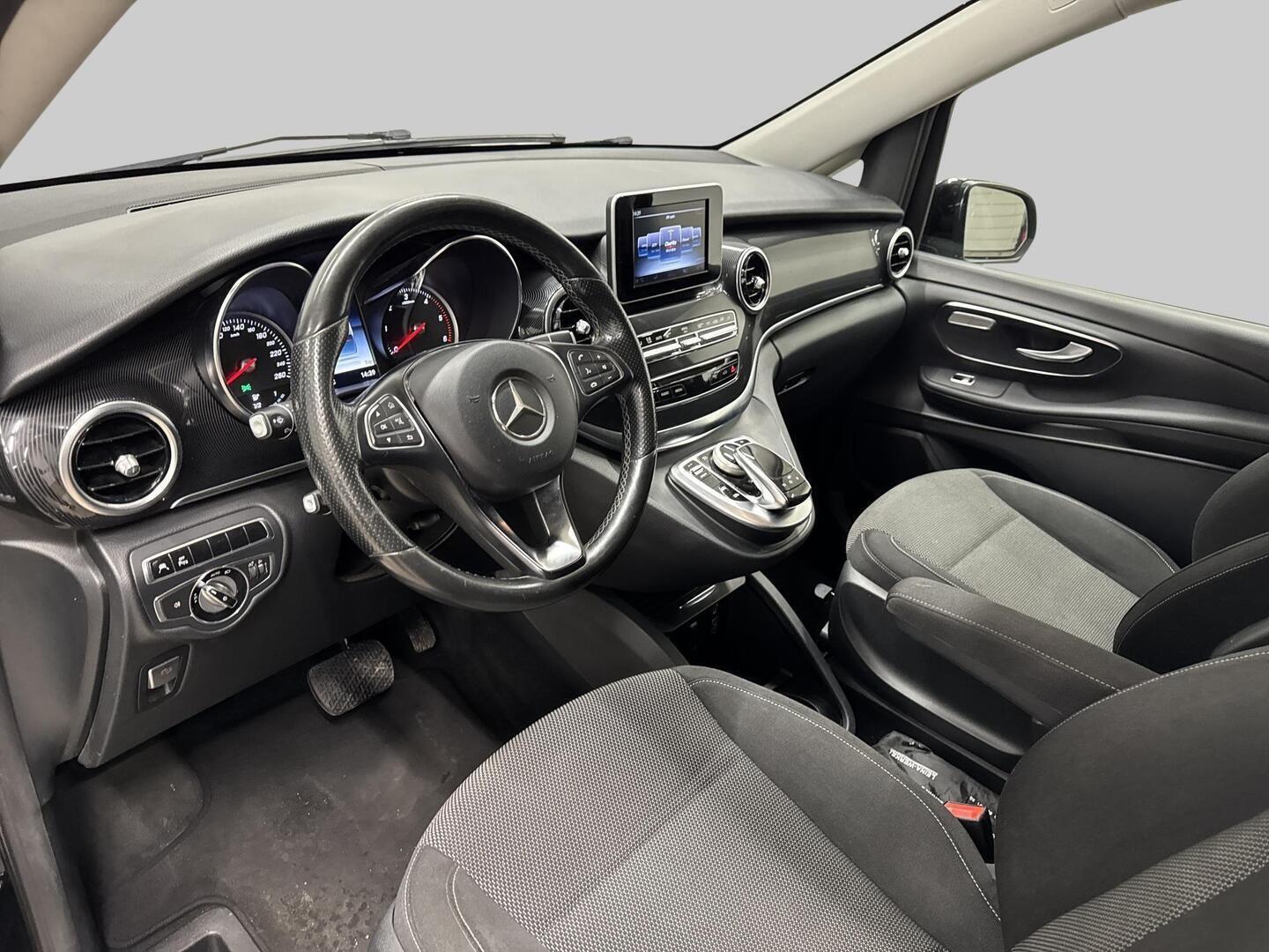 MERCEDES-BENZ V 2015