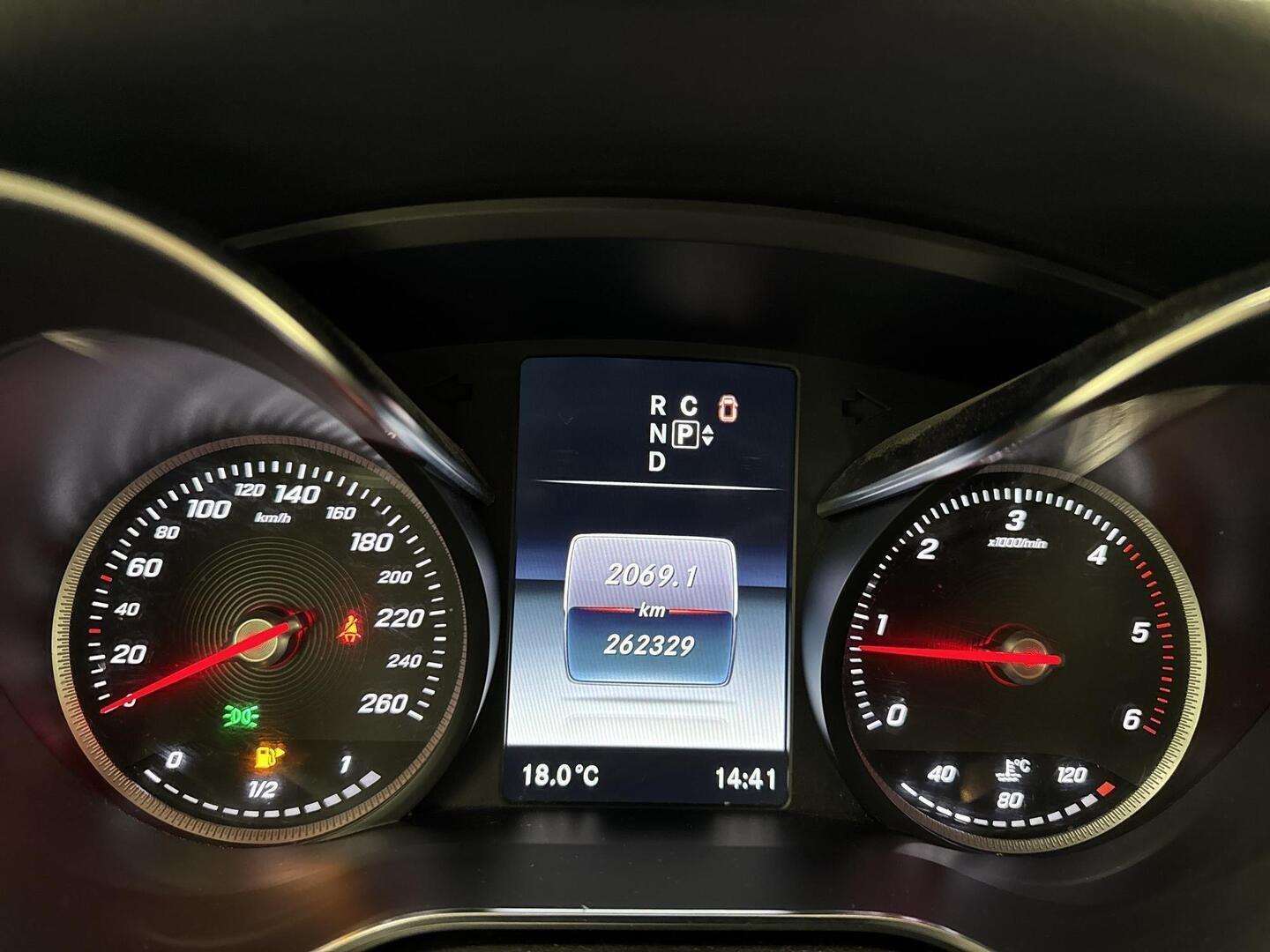 MERCEDES-BENZ V 2015