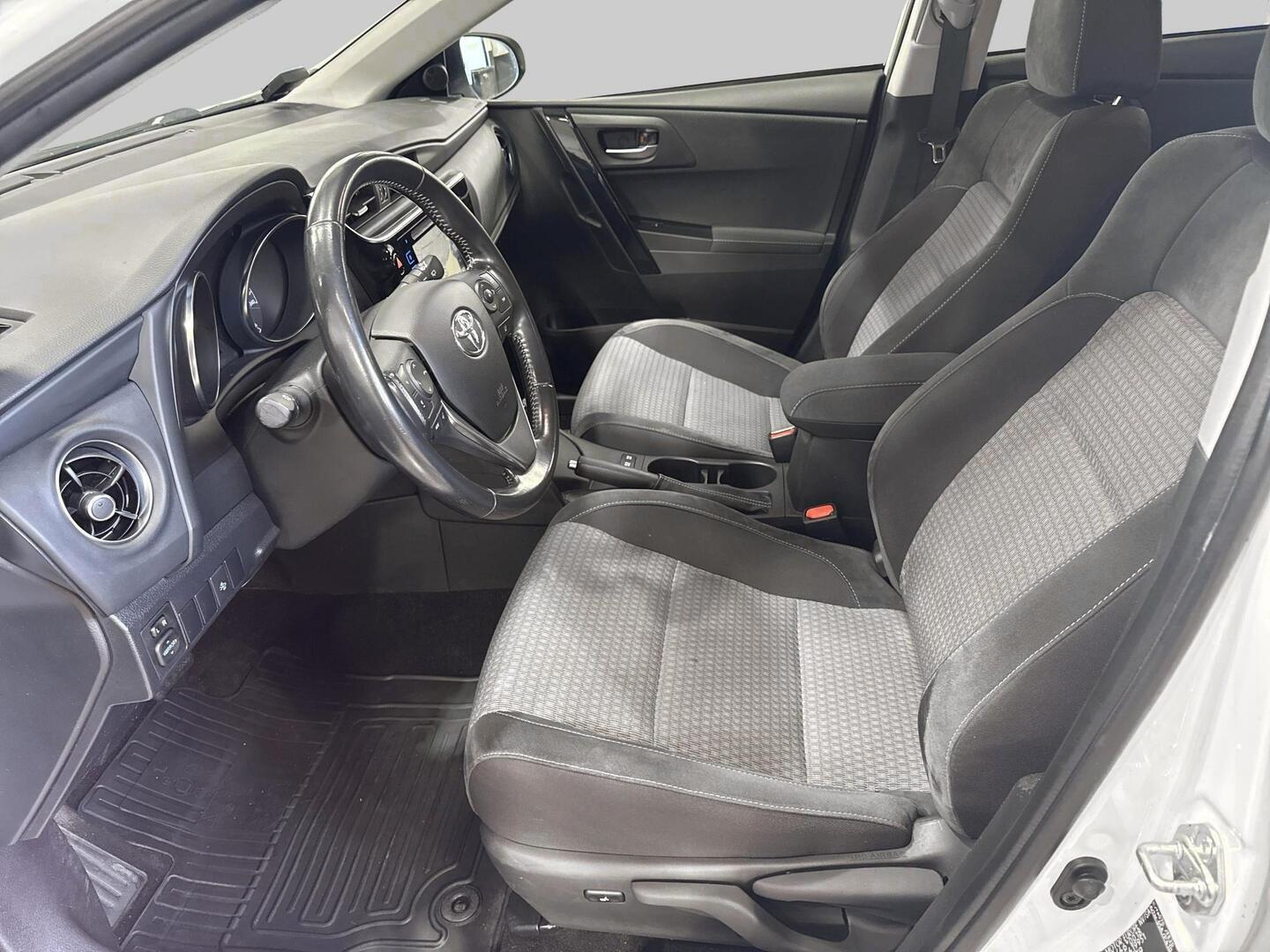 TOYOTA Auris 2018