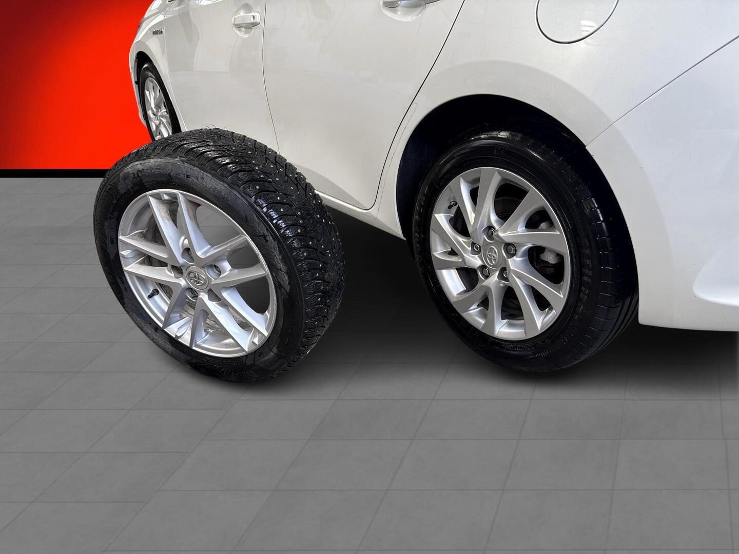 TOYOTA Auris 2018
