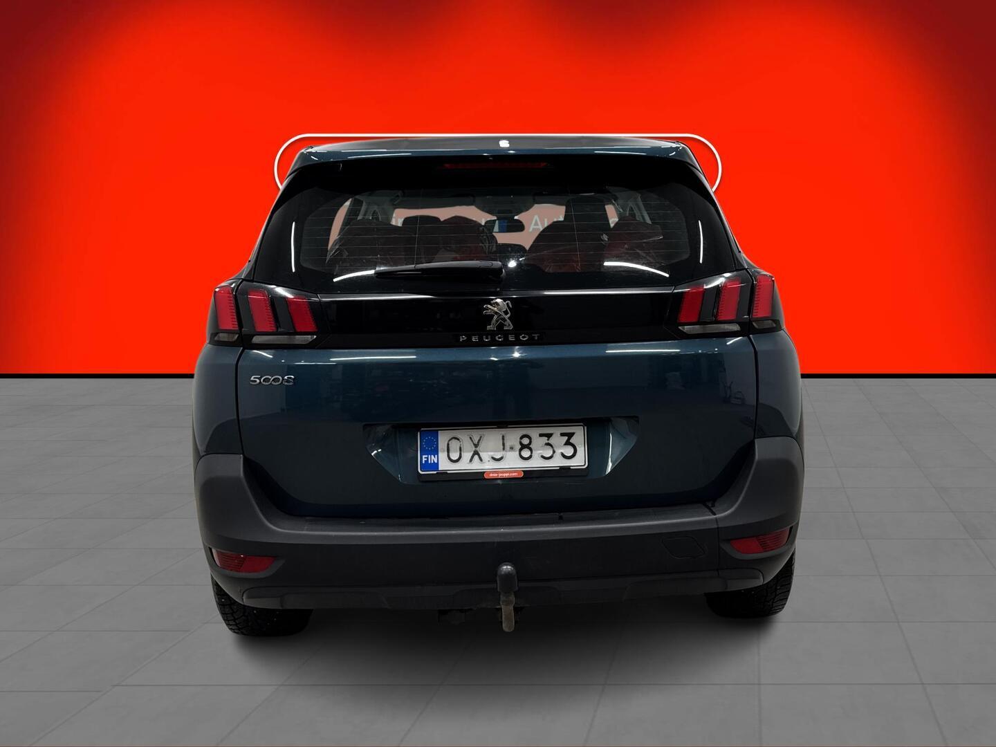 PEUGEOT 5008 2018