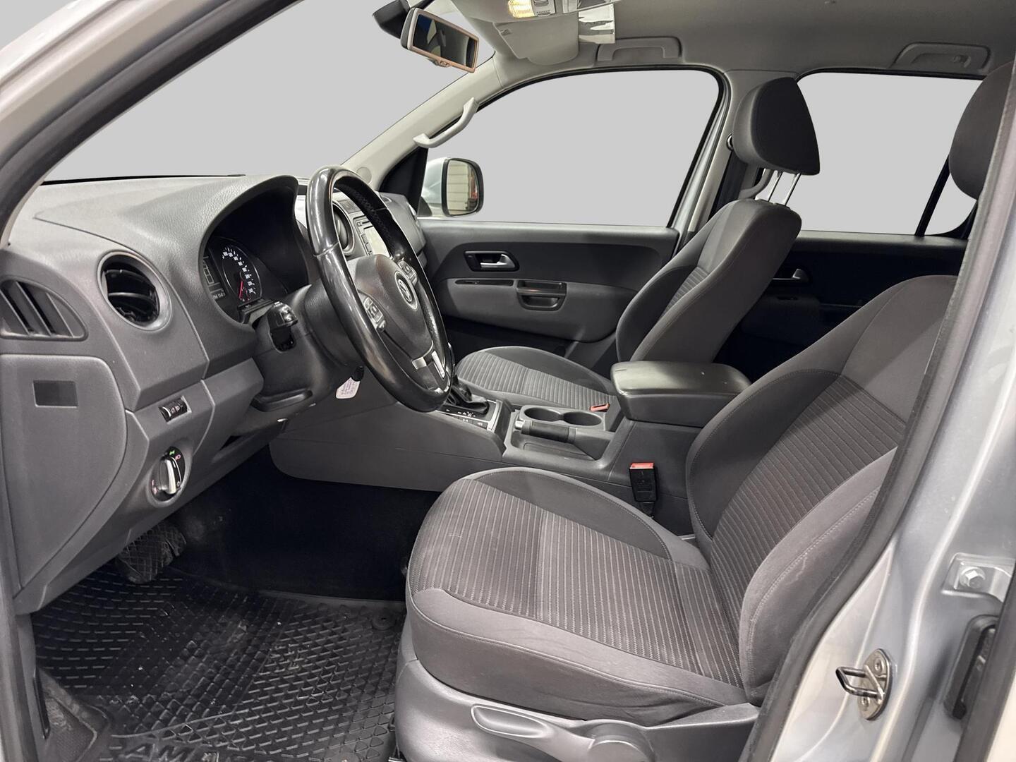 VOLKSWAGEN Amarok 2014