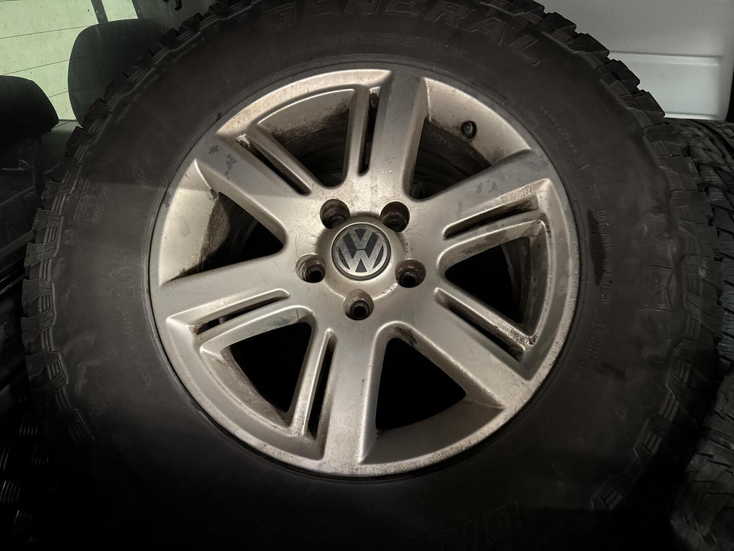 VOLKSWAGEN Amarok 2014