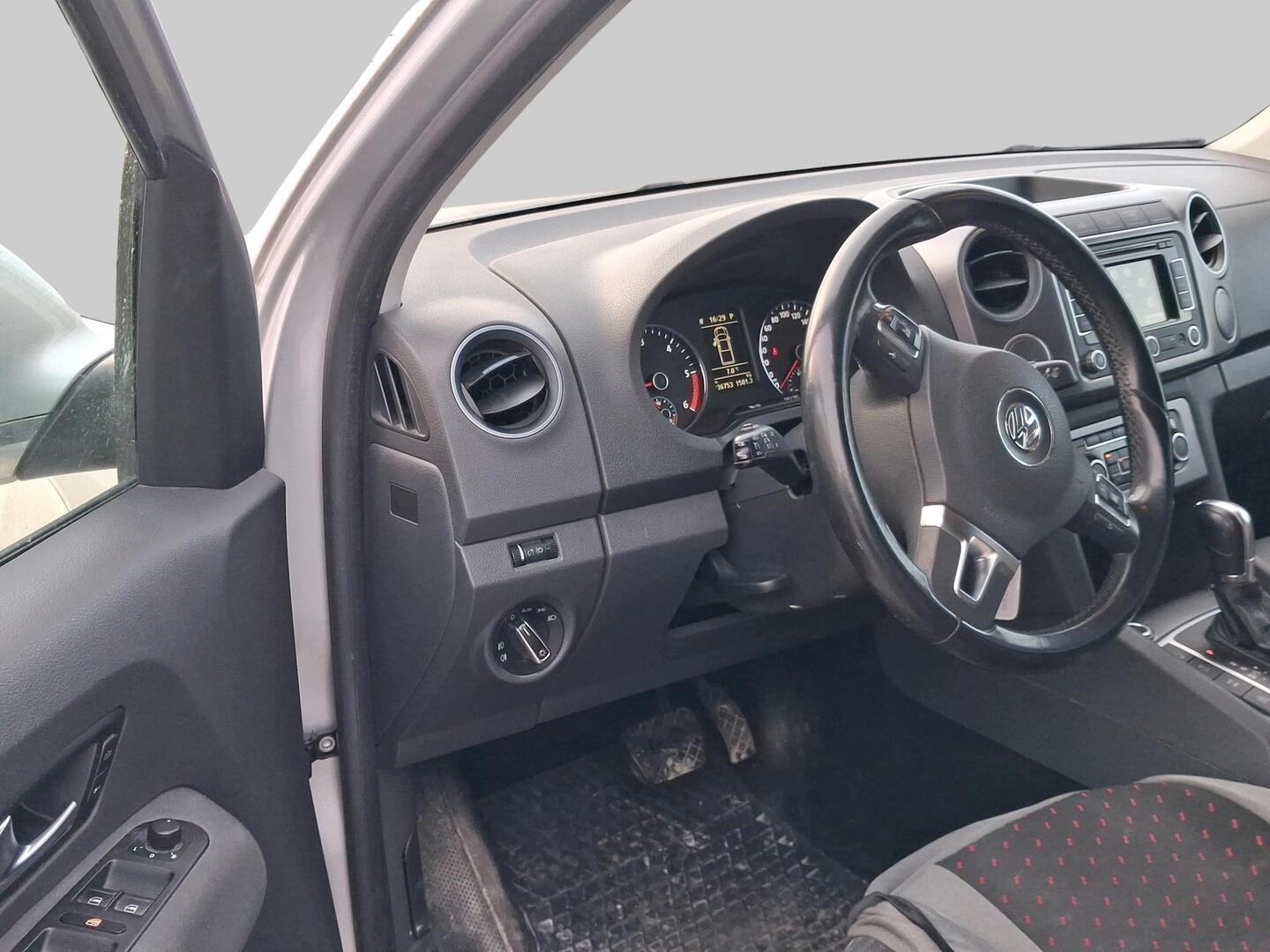 VOLKSWAGEN Amarok 2014