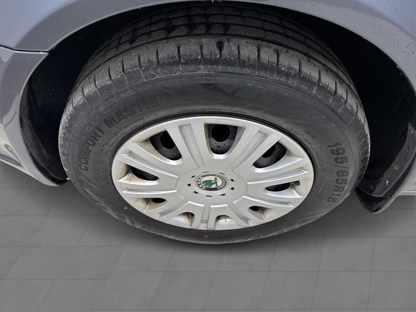 SKODA Octavia 2011