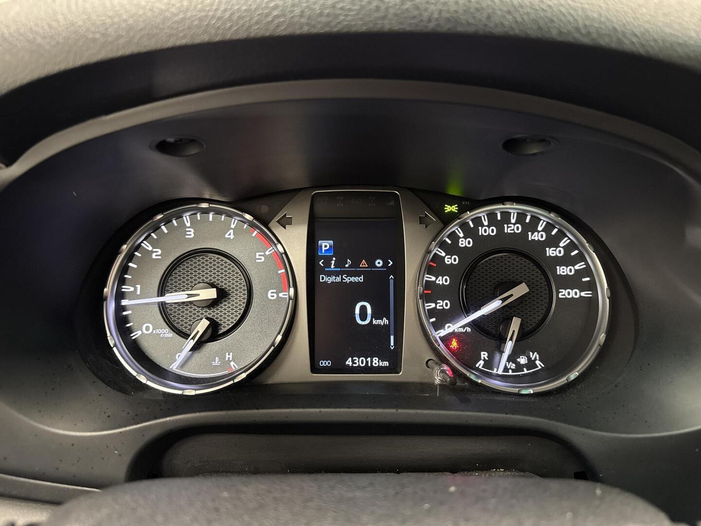 TOYOTA Hilux 2021