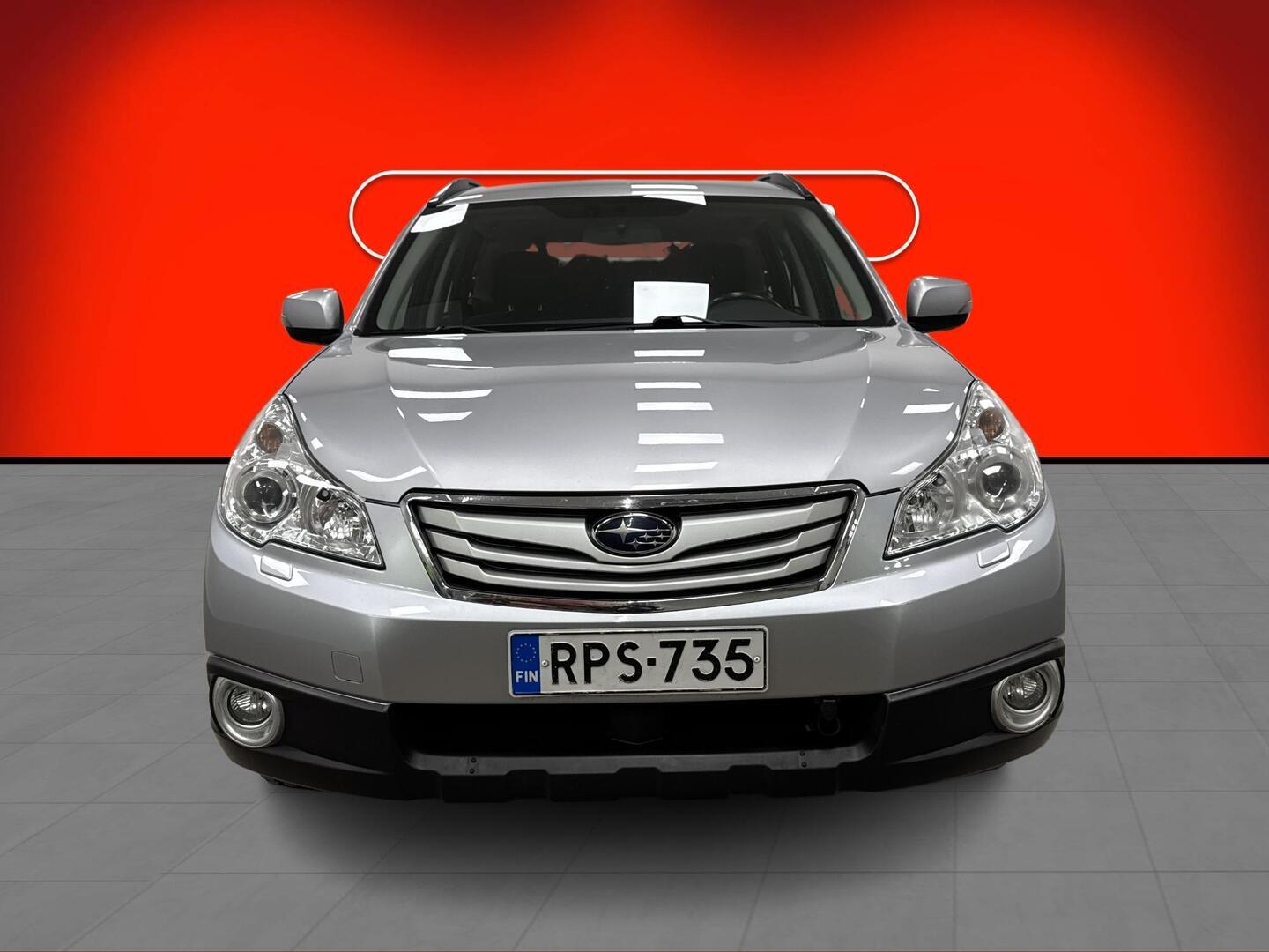 SUBARU Outback 2012
