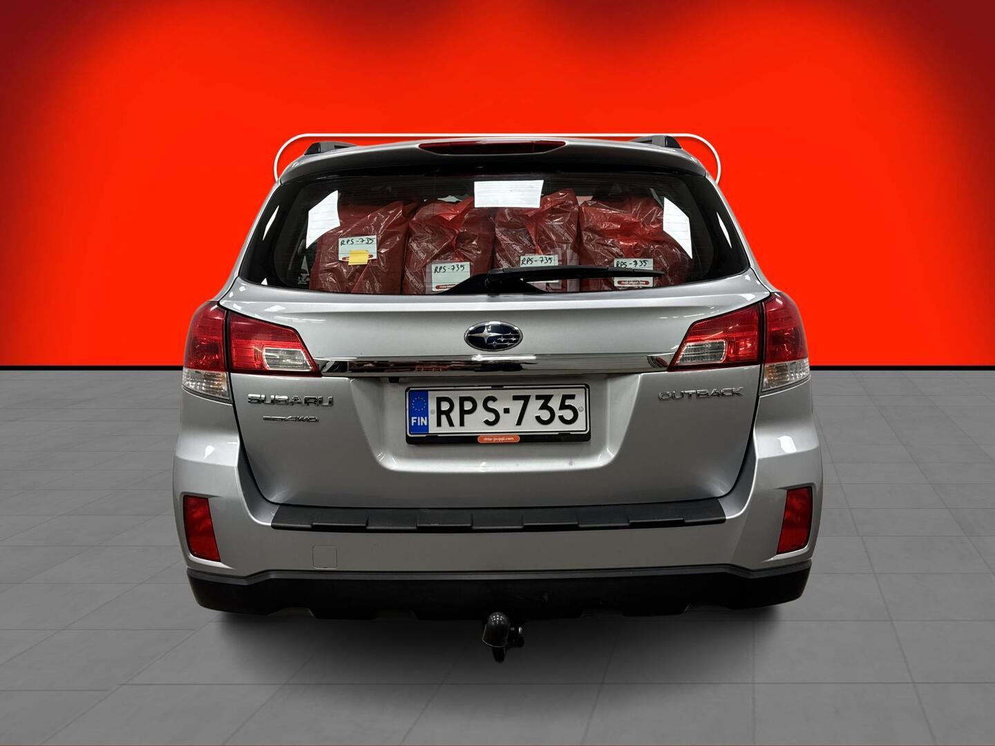 SUBARU Outback 2012
