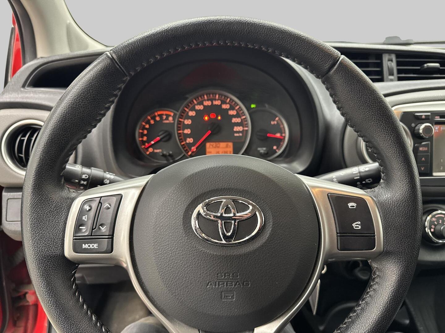 TOYOTA Yaris 2012