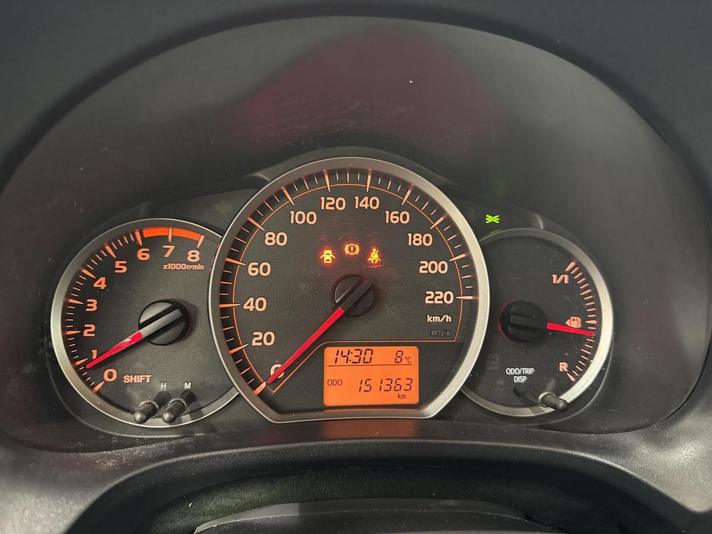 TOYOTA Yaris 2012